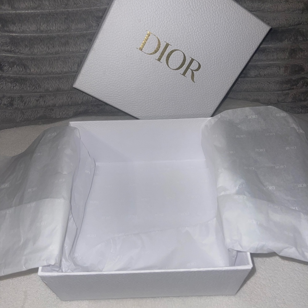 Authentic Dior Box - Picture 8 of 10